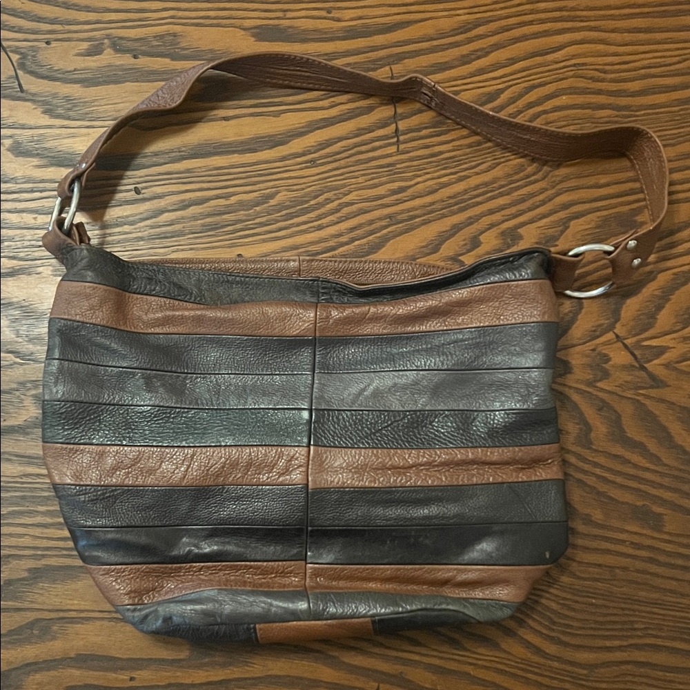 Elegant Brown and Black Striped Shoulder Bag (100% Leather From Brazil)